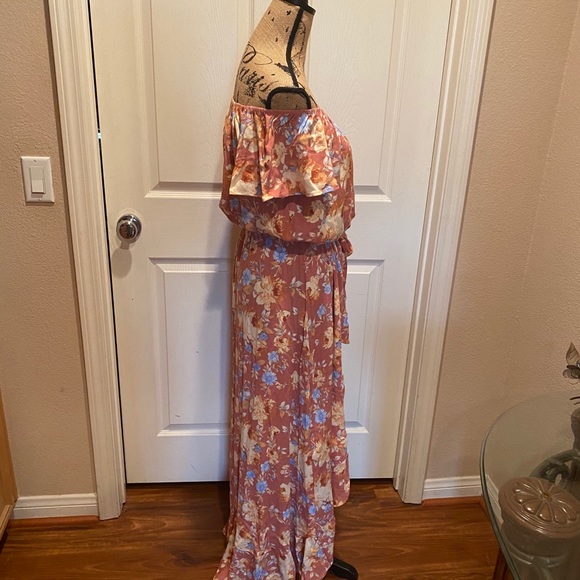 ❌SOLD OUT❌Hi low floral print off shoulder dress - Picture 4 of 7